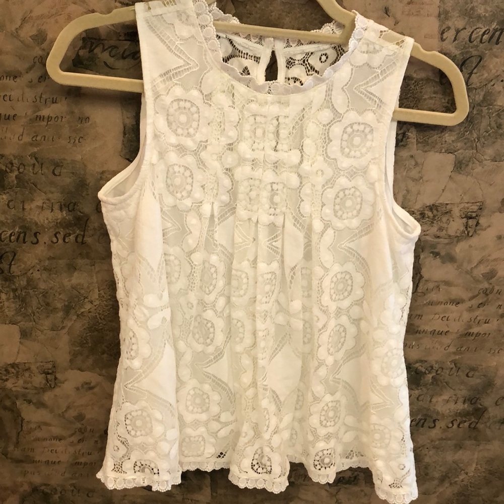 Doe & Rae white lace sleeveless top, small
